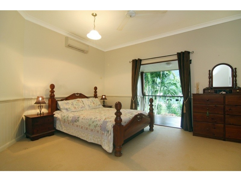 72 Currunda Close, Redlynch QLD 4870