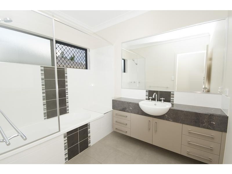 53 Leftwich Street, White Rock QLD 4868