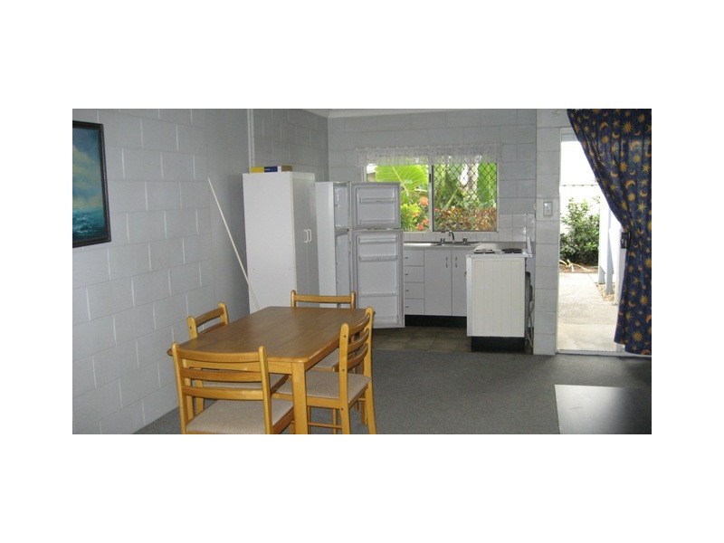 4/5 Nelson Street, Bungalow QLD 4870