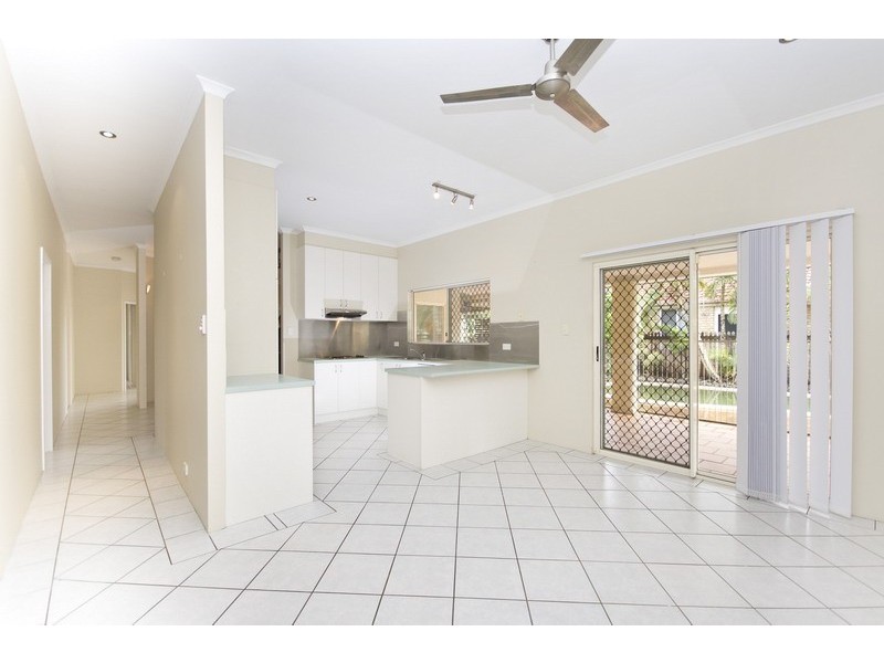 18 Meander Close, Brinsmead QLD 4870