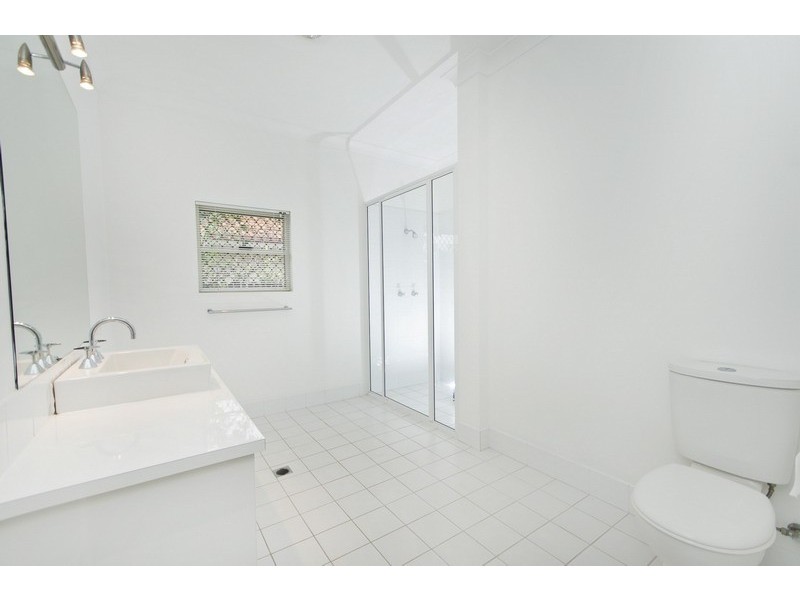 18 Meander Close, Brinsmead QLD 4870