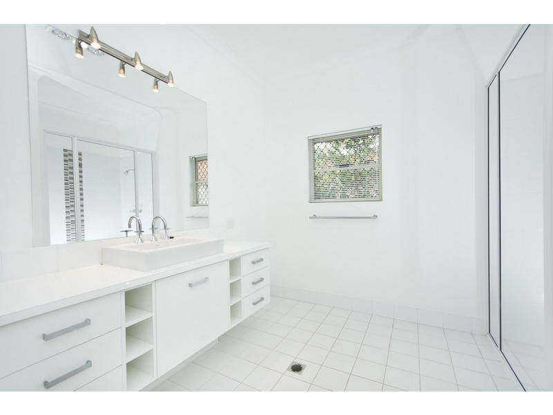 18 Meander Close, Brinsmead QLD 4870