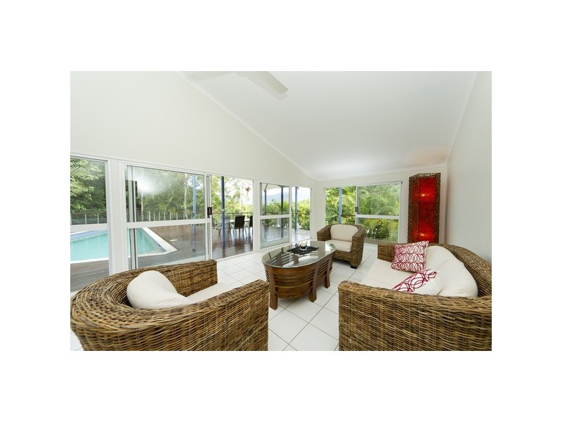 126 Hobson Drive, Brinsmead QLD 4870