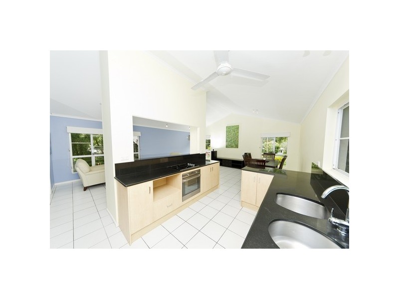 126 Hobson Drive, Brinsmead QLD 4870