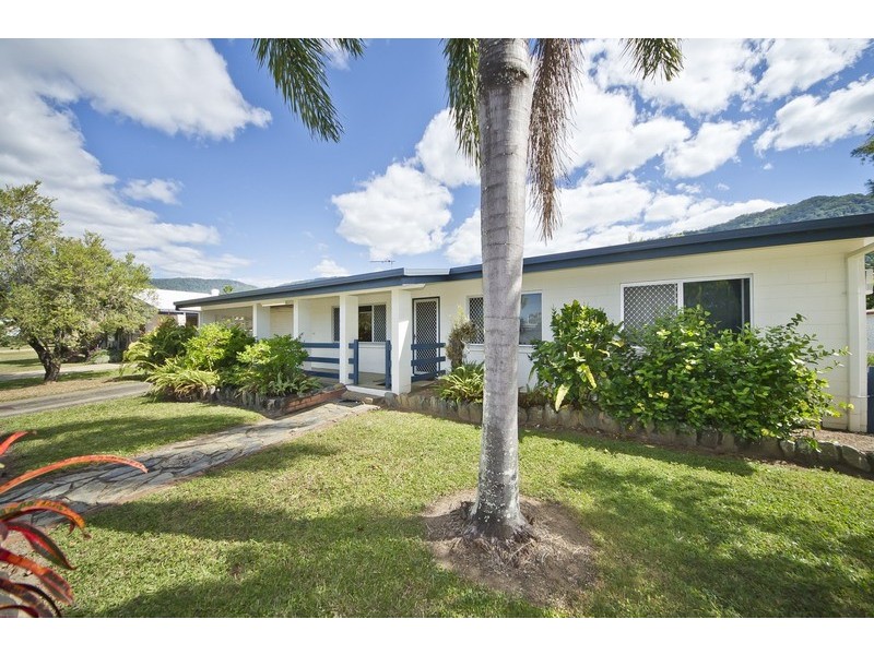 20 Bottlebrush Street, Mooroobool QLD 4870
