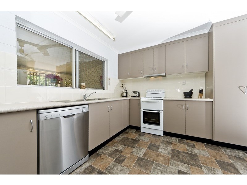 20 Bottlebrush Street, Mooroobool QLD 4870