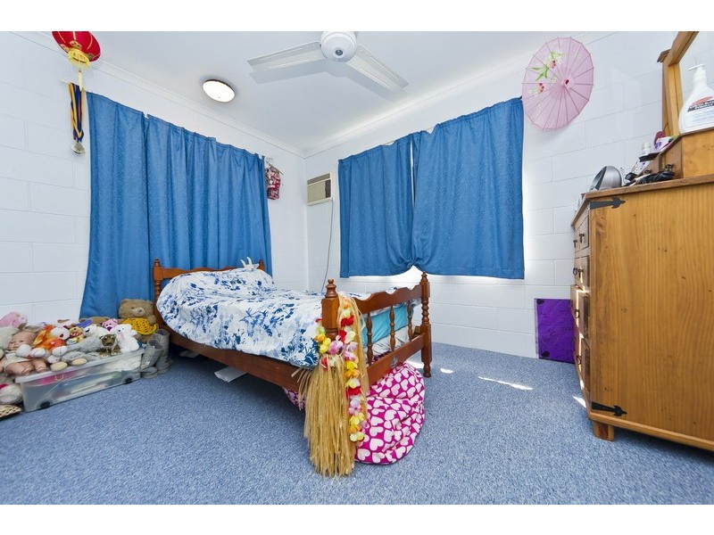 20 Bottlebrush Street, Mooroobool QLD 4870