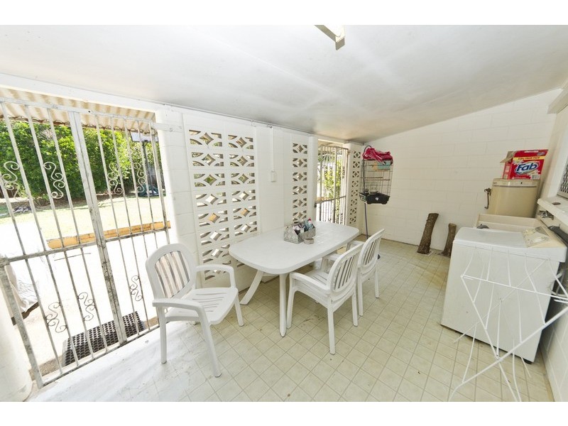 20 Bottlebrush Street, Mooroobool QLD 4870
