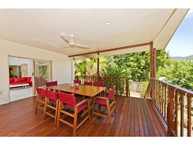 8 McAlpine Close, Brinsmead QLD 4870