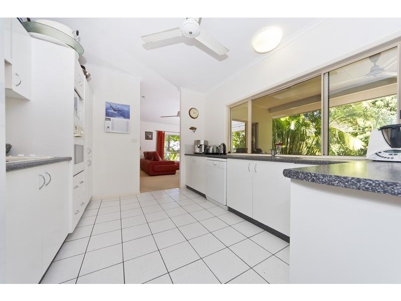 8 McAlpine Close, Brinsmead QLD 4870