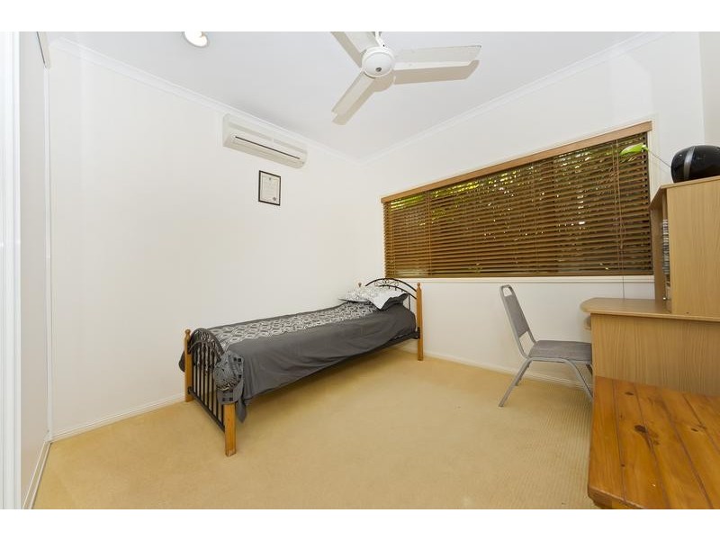 8 McAlpine Close, Brinsmead QLD 4870