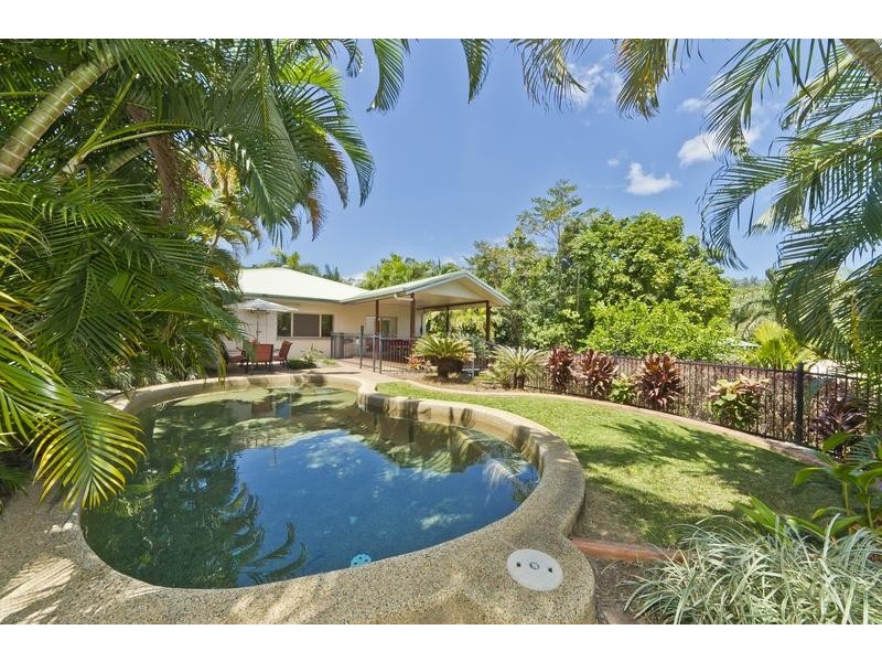 8 McAlpine Close, Brinsmead QLD 4870