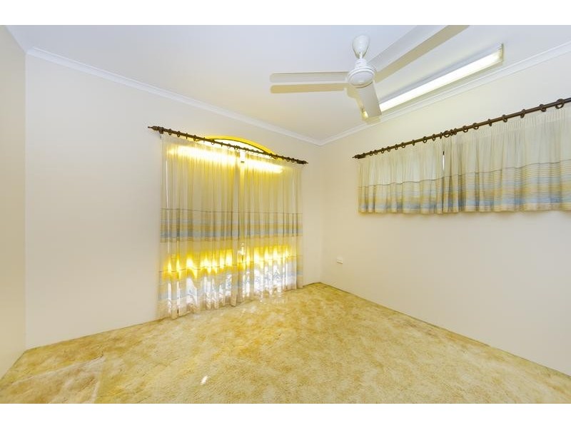 16 Meston Crescent, Brinsmead QLD 4870