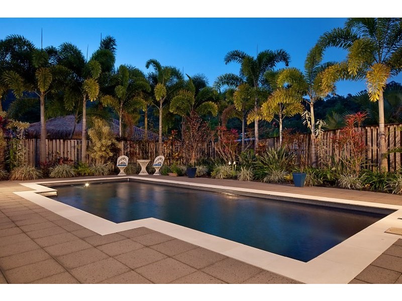 10 Kawana Street, Caravonica QLD 4878