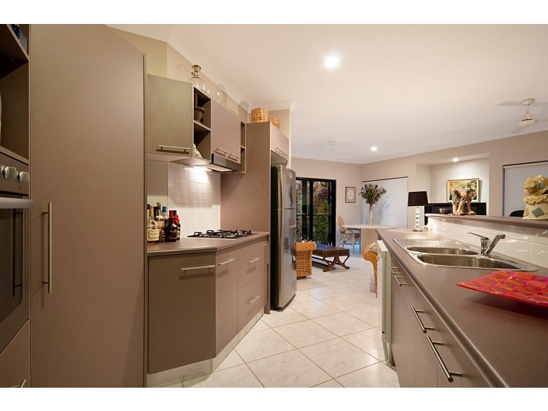 10 Kawana Street, Caravonica QLD 4878