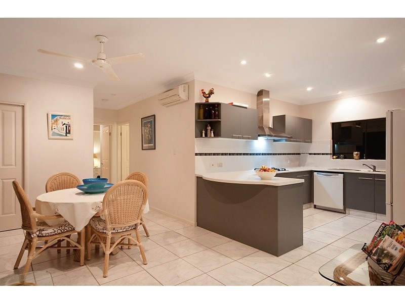 10 Kawana Street, Caravonica QLD 4878