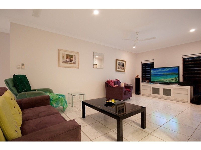 10 Kawana Street, Caravonica QLD 4878