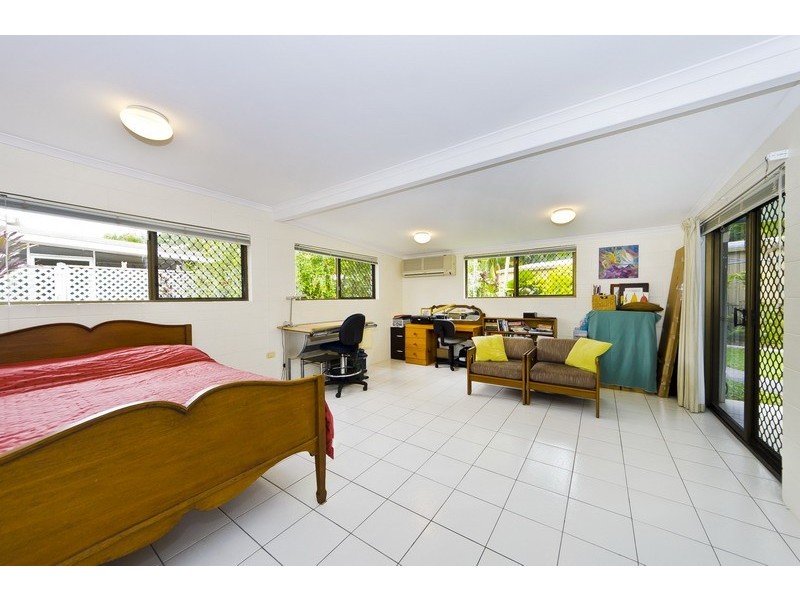 10 HOBSON DRIVE, Brinsmead QLD 4870
