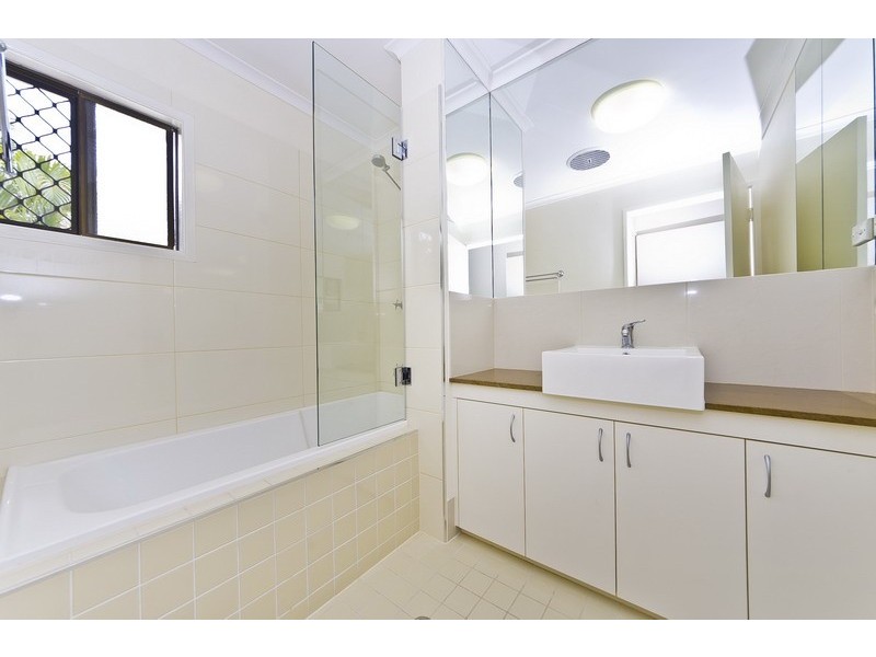 10 HOBSON DRIVE, Brinsmead QLD 4870