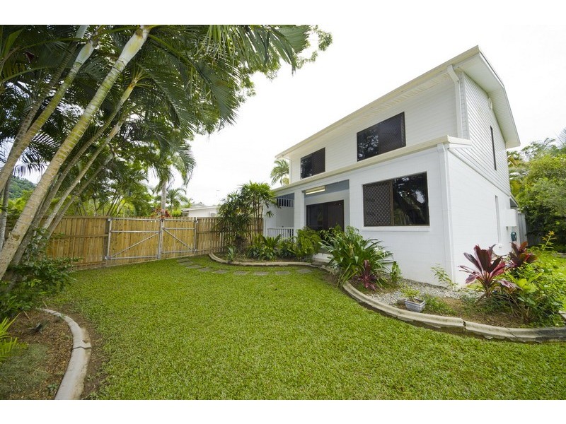10 HOBSON DRIVE, Brinsmead QLD 4870