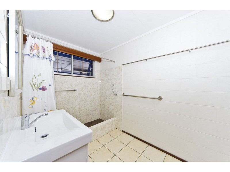 24 Duignan Street, Whitfield QLD 4870