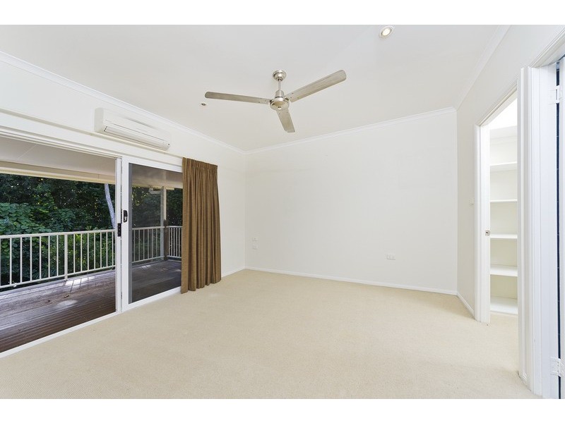 4 McGuane Close, Brinsmead QLD 4870