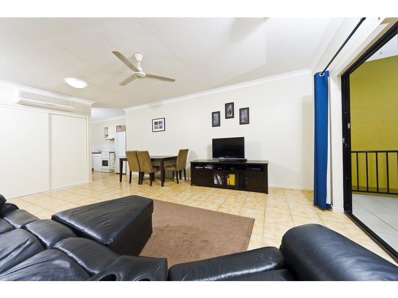 4/3 Stratford Parade, Stratford QLD 4870