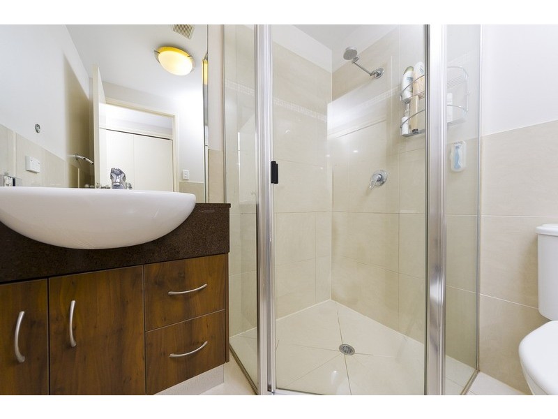 17/351 Lake Street, Cairns North QLD 4870