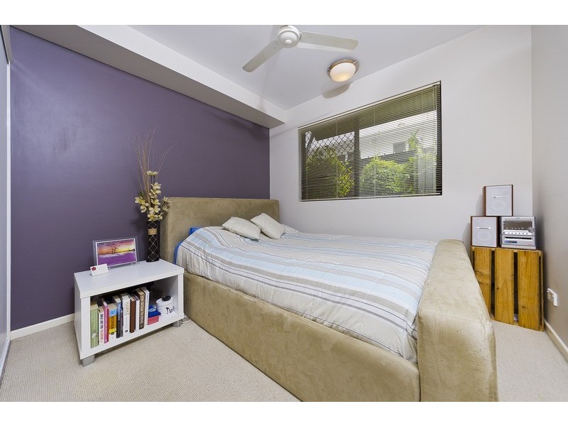 17/351 Lake Street, Cairns North QLD 4870