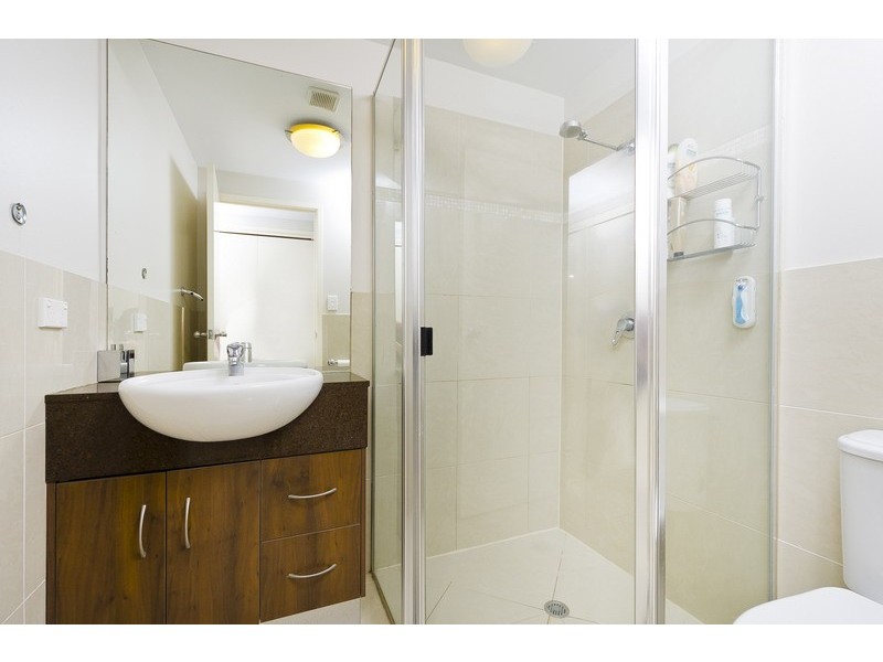 17/351 Lake Street, Cairns North QLD 4870