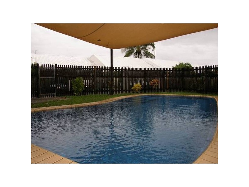 4/6 Maytown Close, Manoora QLD 4870