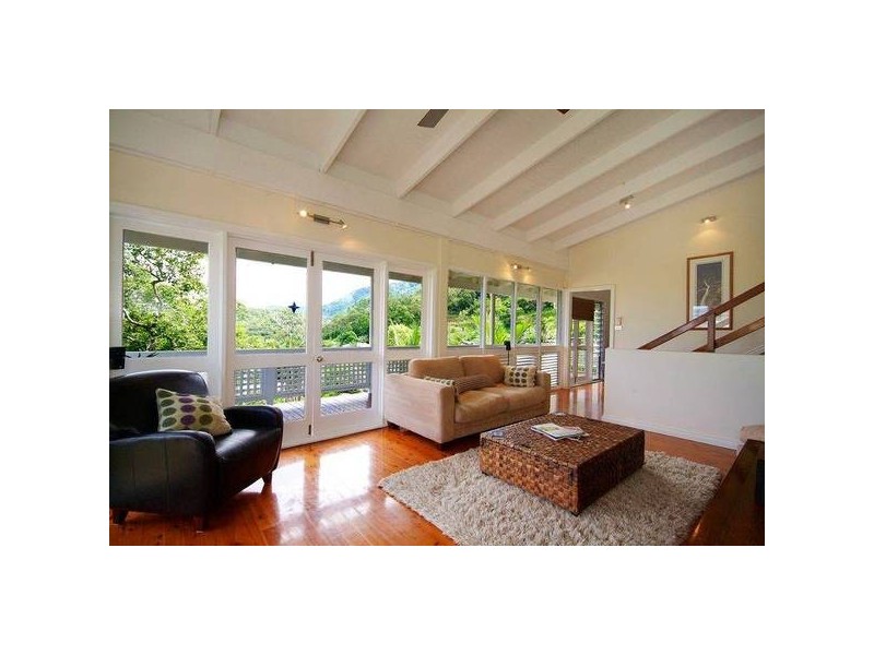 7 Aldinga Close, Whitfield QLD 4870