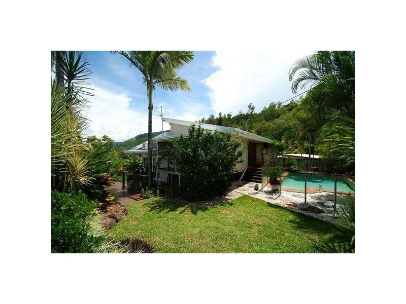 7 Aldinga Close, Whitfield QLD 4870