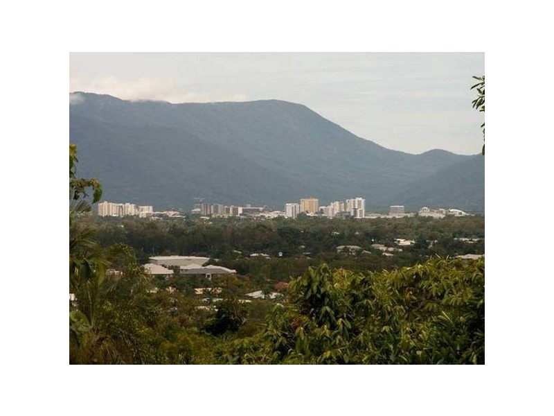 7 Aldinga Close, Whitfield QLD 4870