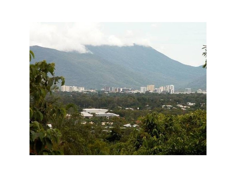 7 Aldinga Close, Whitfield QLD 4870