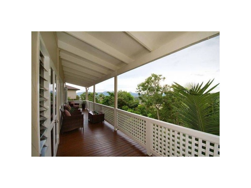 7 Aldinga Close, Whitfield QLD 4870