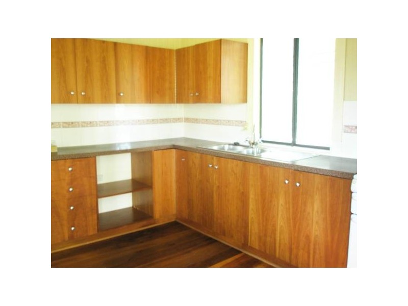 26 Tills Street, Westcourt QLD 4870