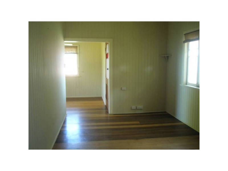 26 Tills Street, Westcourt QLD 4870