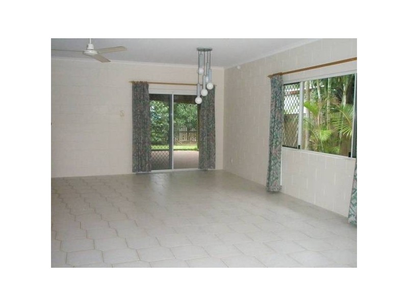 38 Satinash Close, Redlynch QLD 4870