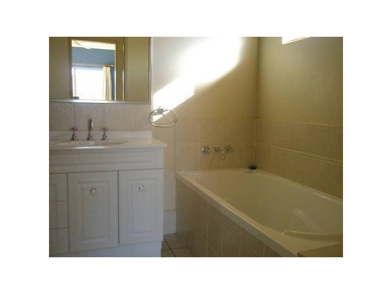 3 Tradewinds Close, Redlynch QLD 4870