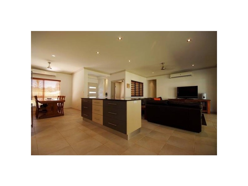 8 Lum Jim Street, Redlynch QLD 4870