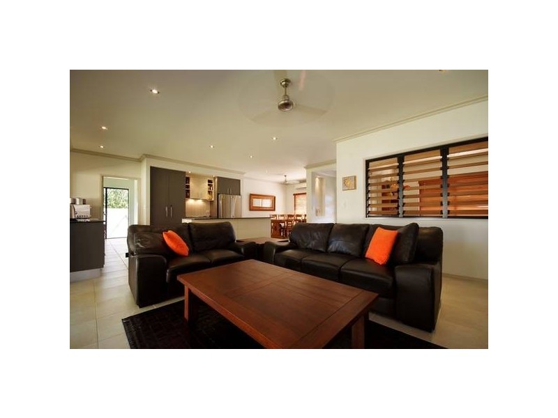 8 Lum Jim Street, Redlynch QLD 4870