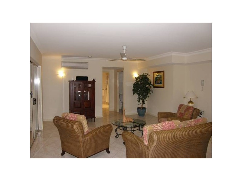 1527/2 Greenslopes Street, Cairns North QLD 4870