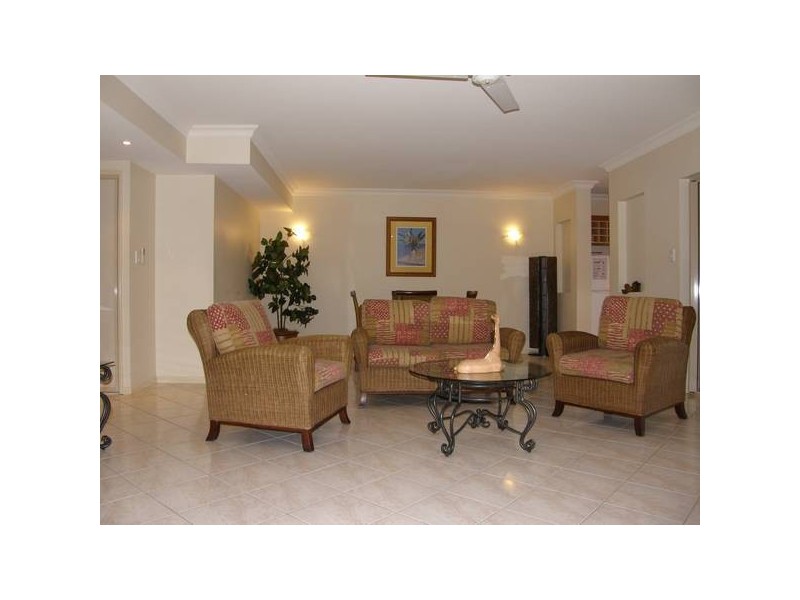 1527/2 Greenslopes Street, Cairns North QLD 4870