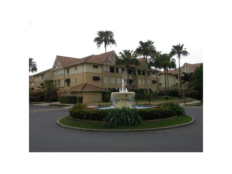 1527/2 Greenslopes Street, Cairns North QLD 4870