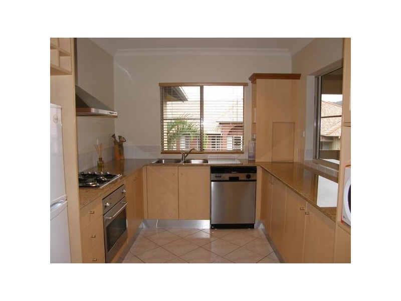 1527/2 Greenslopes Street, Cairns North QLD 4870