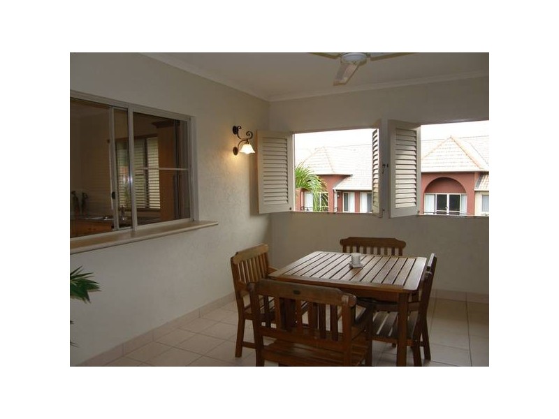 1527/2 Greenslopes Street, Cairns North QLD 4870