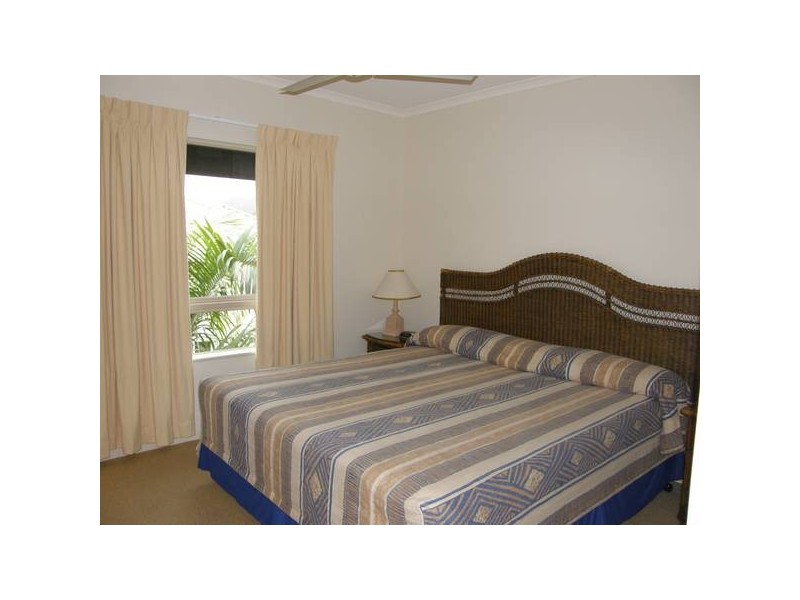 1527/2 Greenslopes Street, Cairns North QLD 4870