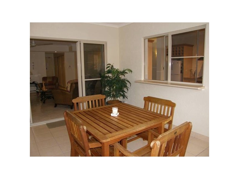 1527/2 Greenslopes Street, Cairns North QLD 4870