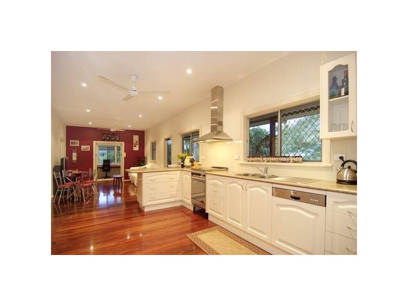 11 Gummow Close, Whitfield QLD 4870